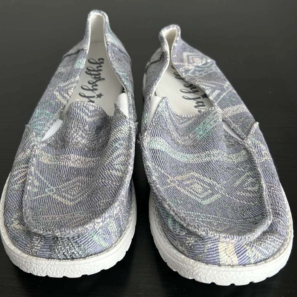 Gypsy Jazz slip on. Denim/metallic. Size 8.5